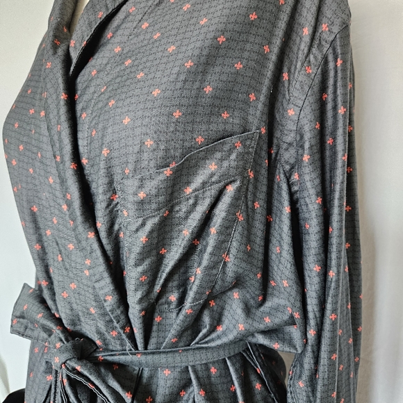 Vintage Mailliards Fleur-de-lis Robe - Picture 9 of 10